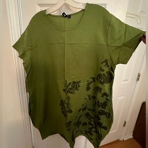 Women top, size L